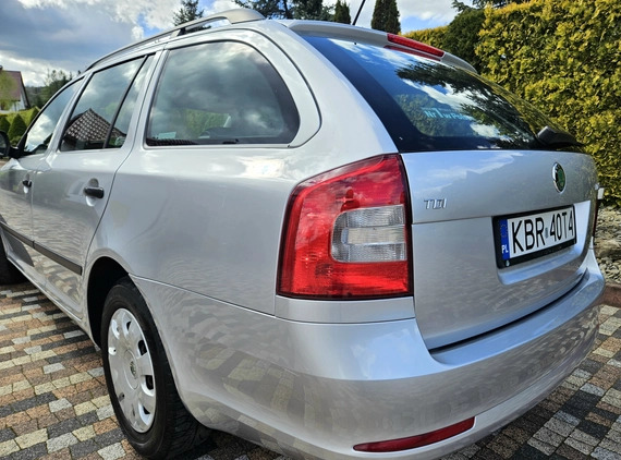 Skoda Octavia cena 25900 przebieg: 259000, rok produkcji 2012 z Radłów małe 781